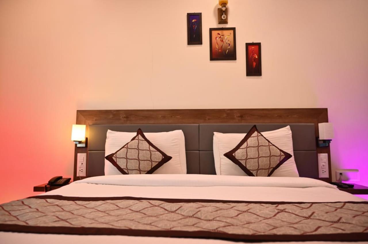 Hotel The Walnut Creek Bhīm Tāl Esterno foto